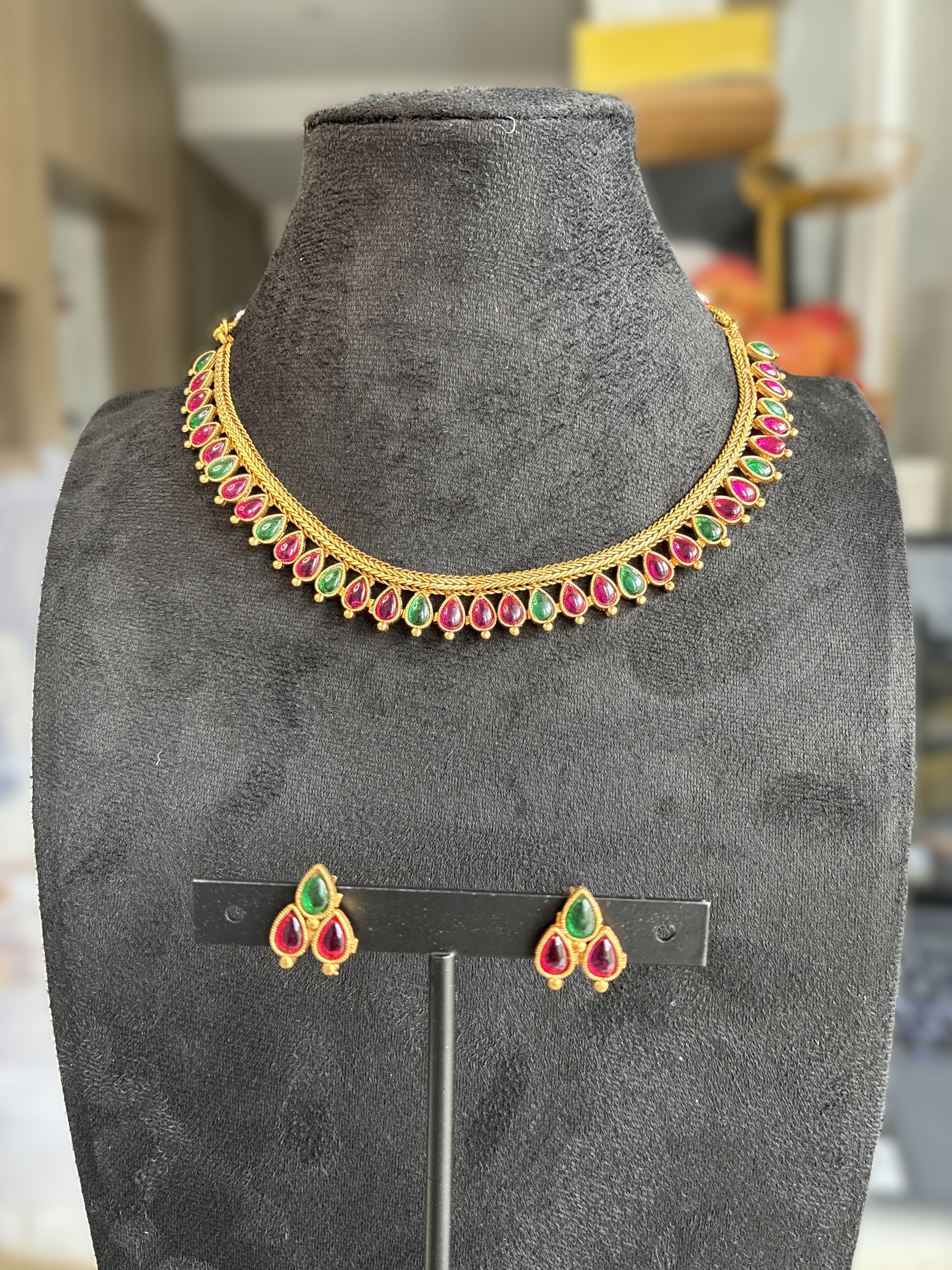 Aishwarya Necklace – Traditional Temple Style Ethnic Jewelry