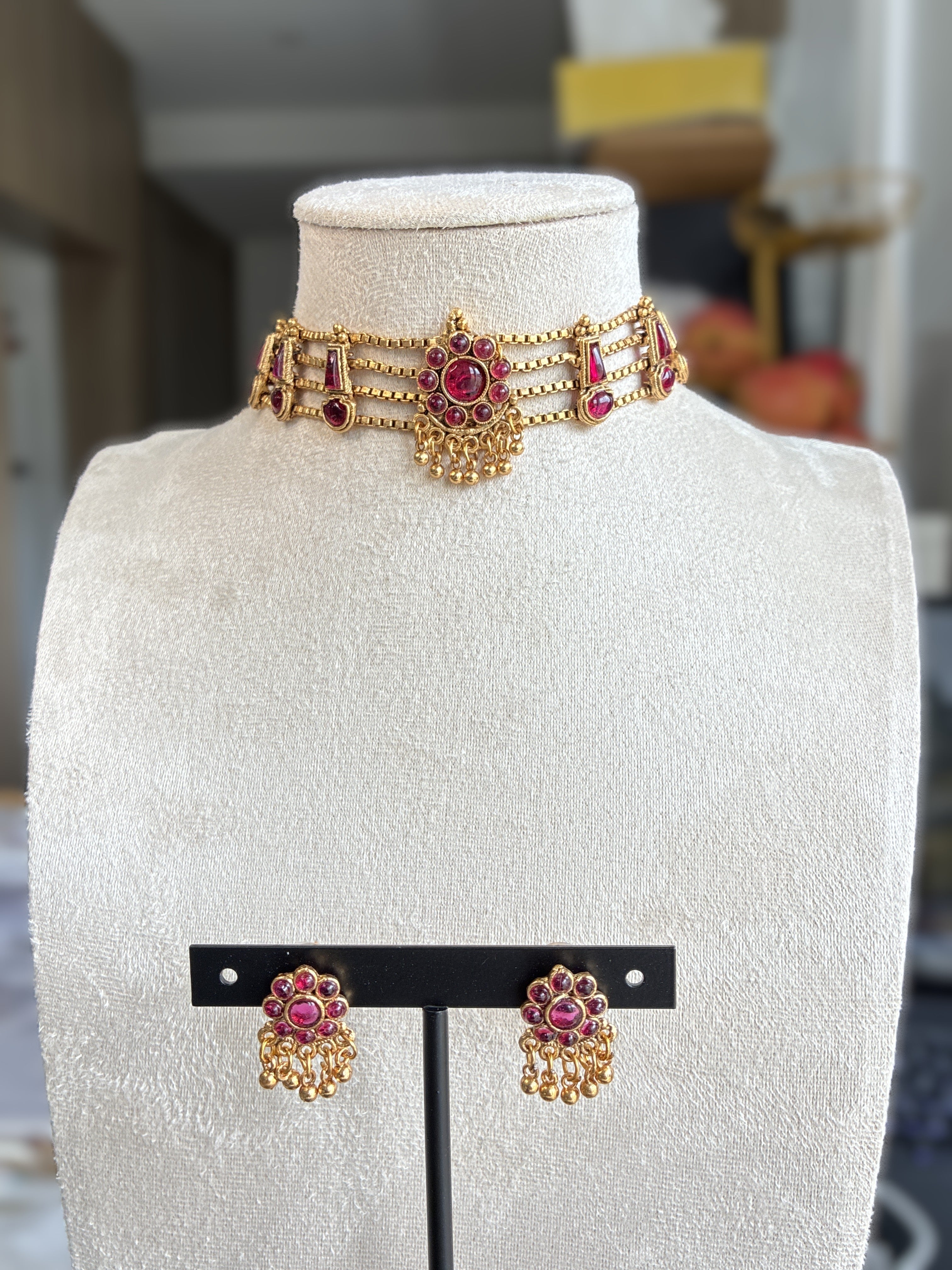 Sarita Choker Necklace – Traditional Temple Style Jewelry