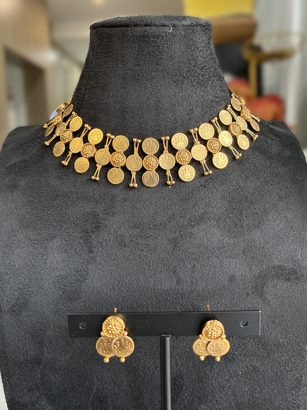 3 Layer Kasu Choker Necklace – Traditional South Indian Temple Jewelry