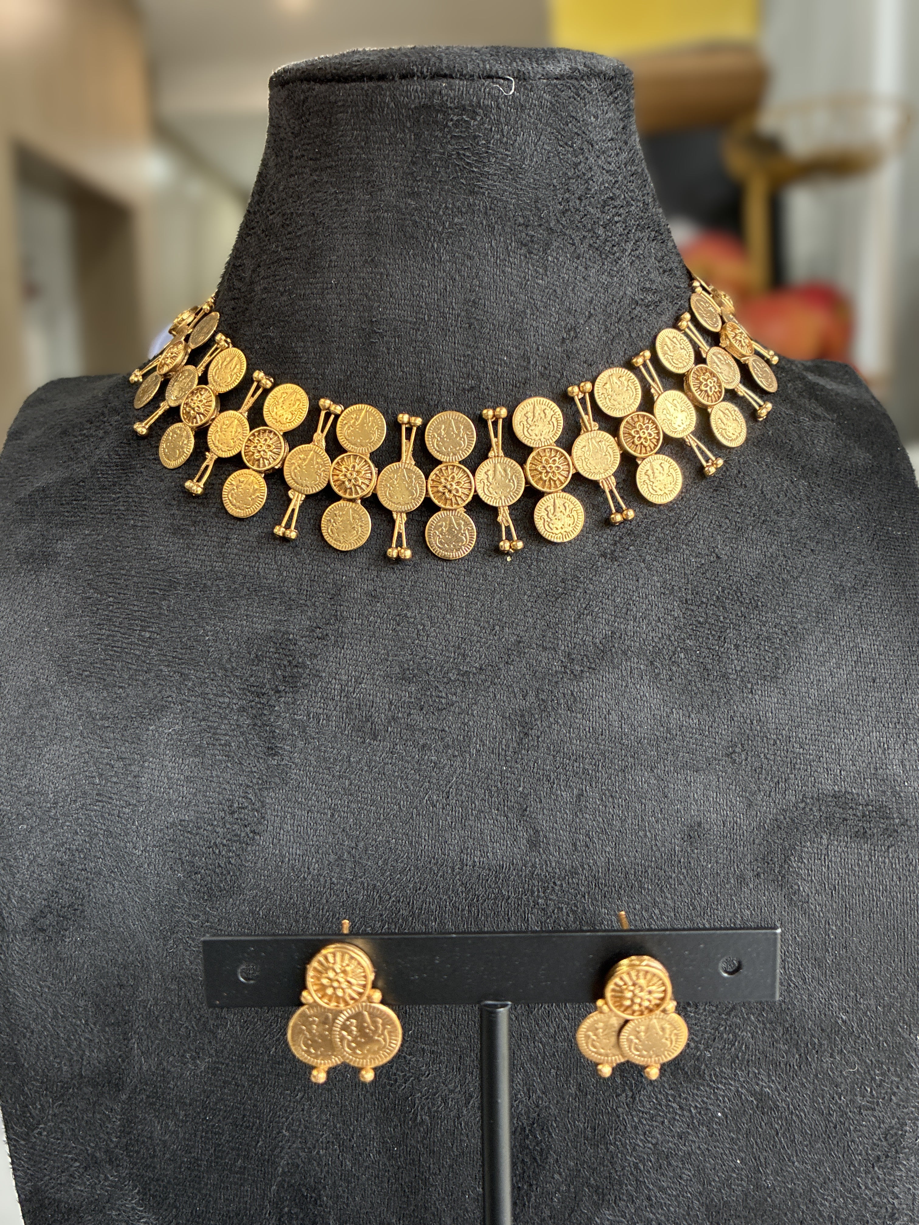 3 Layer Kasu Choker Necklace – Traditional South Indian Temple Jewelry