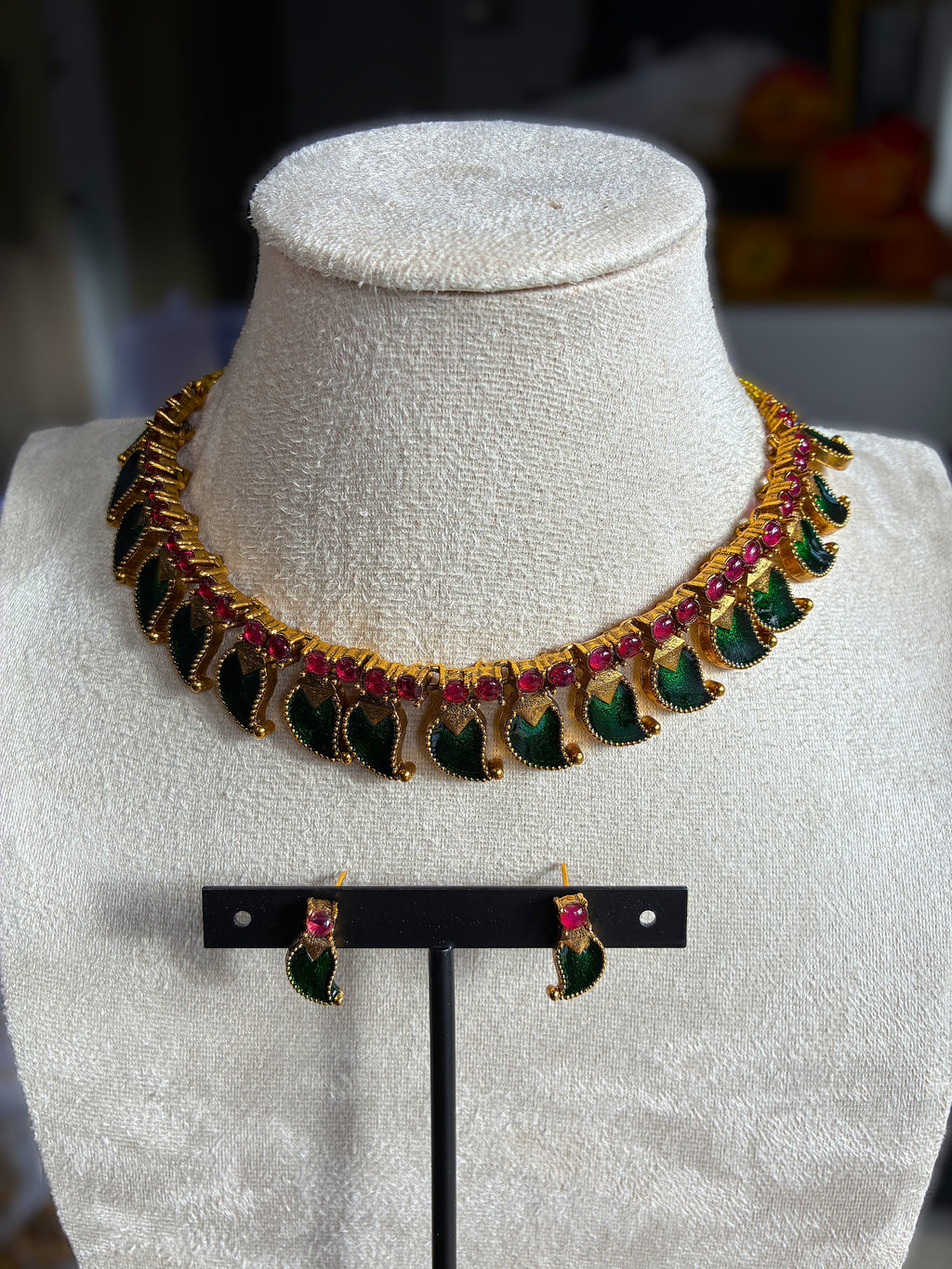 Radha Traditional Necklace – South Indian Temple Style Jewelry