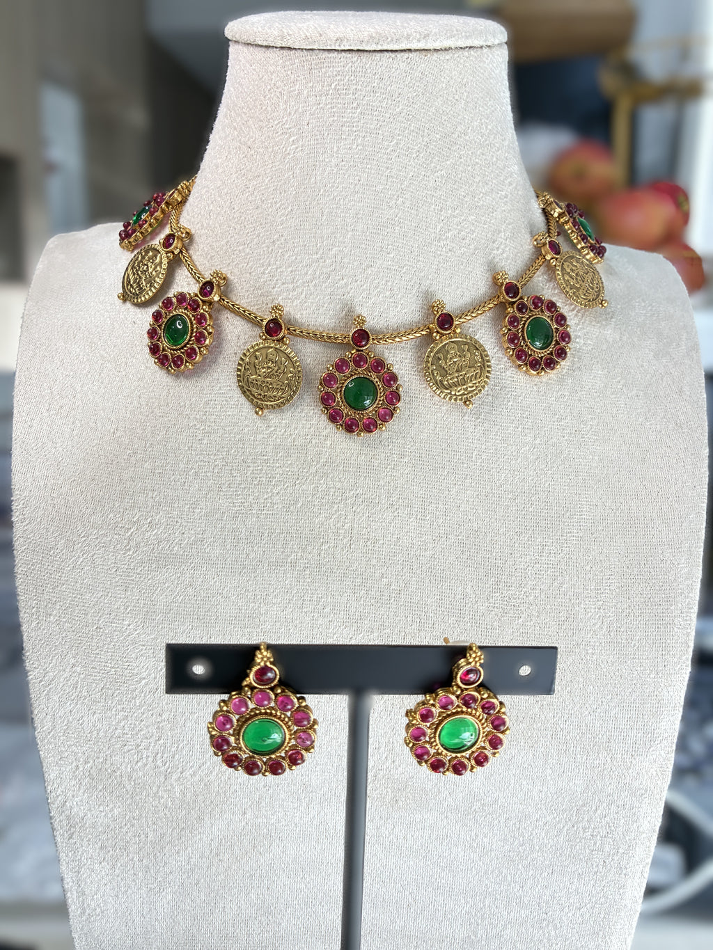 Flower line necklace