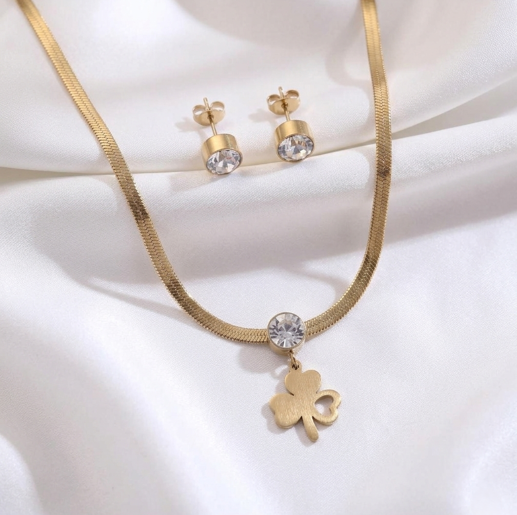 Clover Leaf Bracelet & Earrings Set – Anti Tarnish Stainless Steel Jewelry