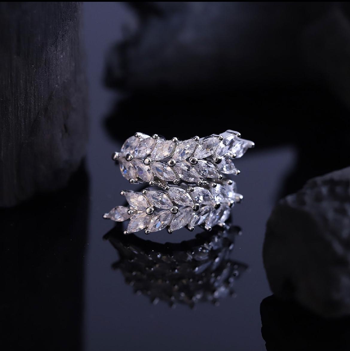 Strip Leaves Ring – Anti Tarnish Stainless Steel Floral Jewelry